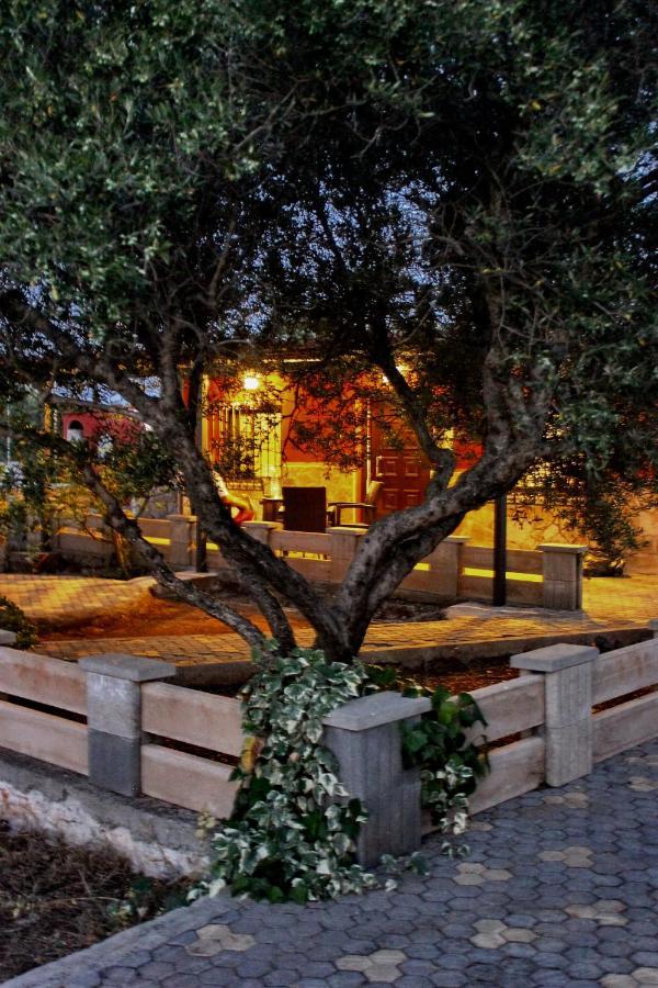 Katy'S Place กาลาธาส ภายนอก รูปภาพ