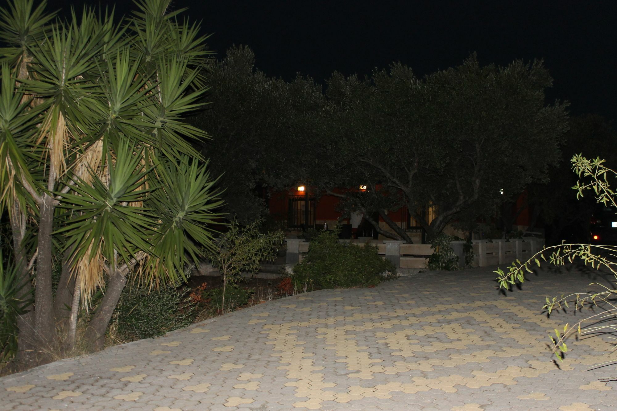 Katy'S Place กาลาธาส ภายนอก รูปภาพ